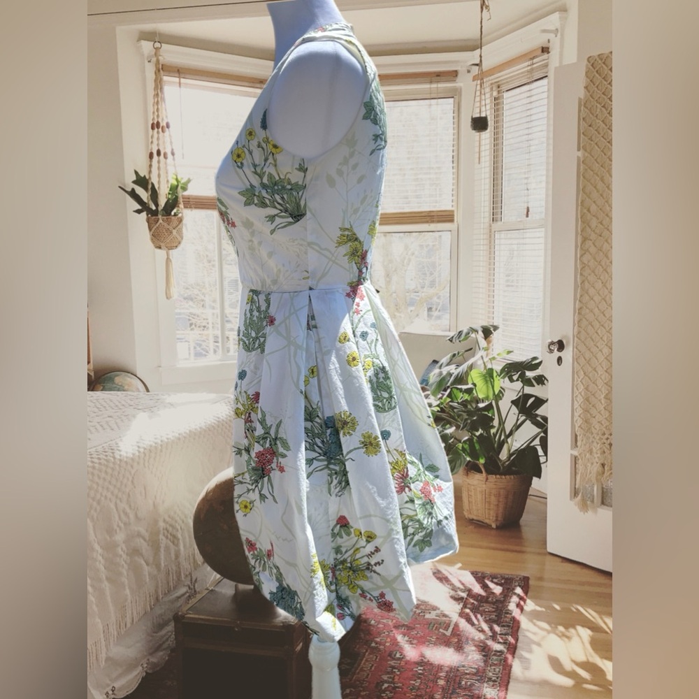Floral dress size 0 by Gap. - Picture 4 of 14